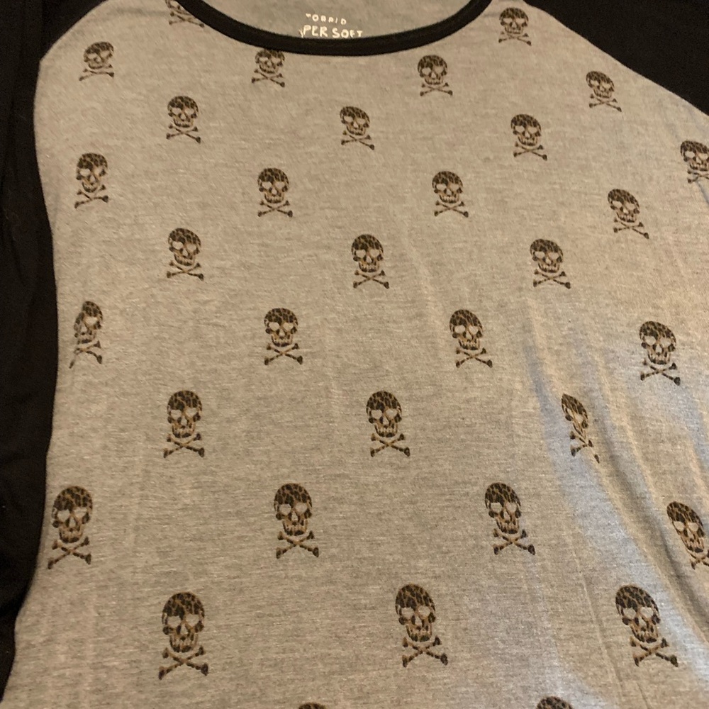 Skull and bones Tunic